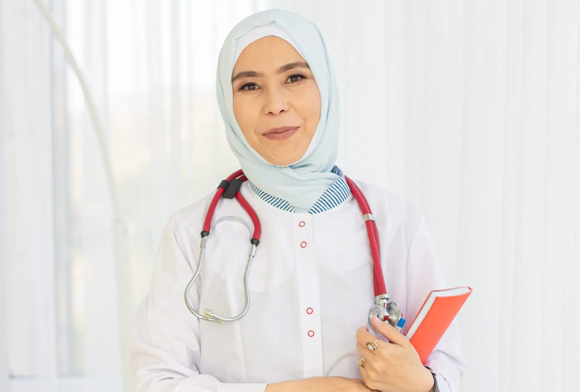 Күйеуі, әйелі және қызының порно видеосы