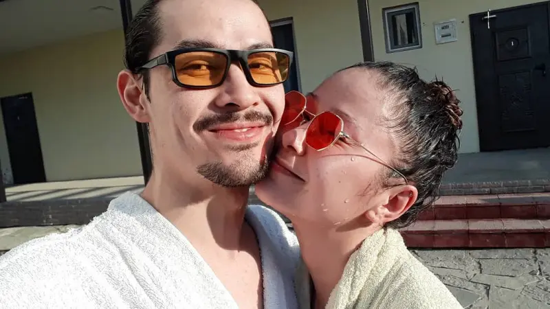 Желідегі секс үшін серіктес Енгізусіз эротикалық сексті қараңыз