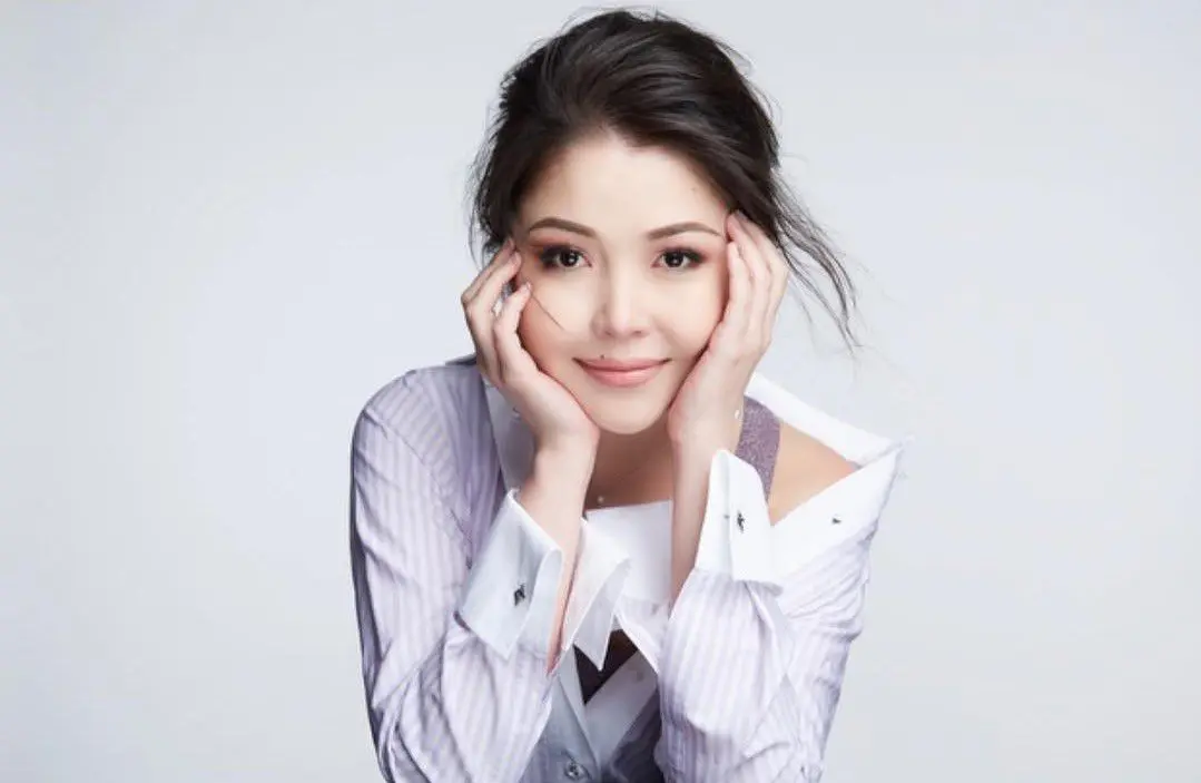 Менің әйелім сперматозоидпен жабылған трусиктерде трахает болды.