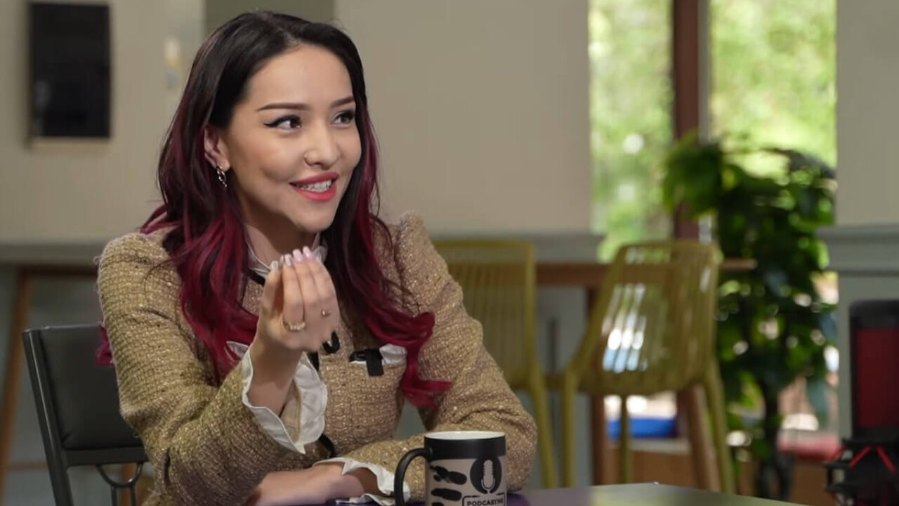 Интернетте достарын емізетін аналардың порносы