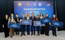 Жас жұбайлар жыныстық қатынасқа түседі